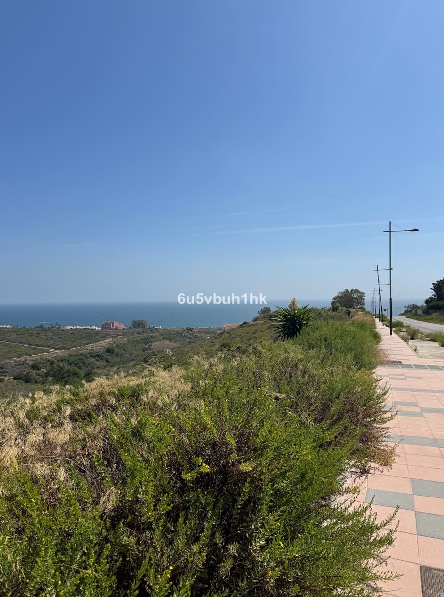 Grunde uden byggetilladelser til salg i Manilva - € 4.500.000 (Ref: 8566328)