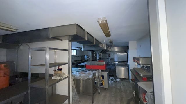 3 sovrum Restaurang/Bar till salu i San Enrique - Guadiaro -  Pueblo Nuevo, San Roque med pool - 2 000 000 € (Ref: 8578119)