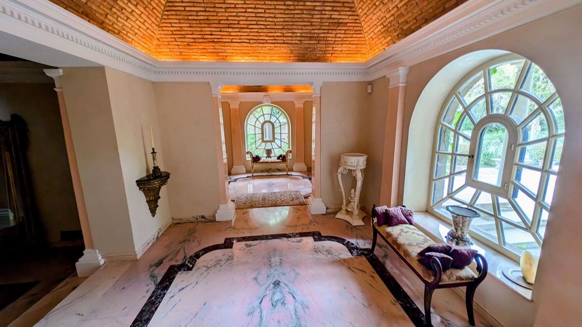 16 slaapkamer Commercieel te koop in San Roque met zwembad garage - € 20.000.000 (Ref: 8579566)