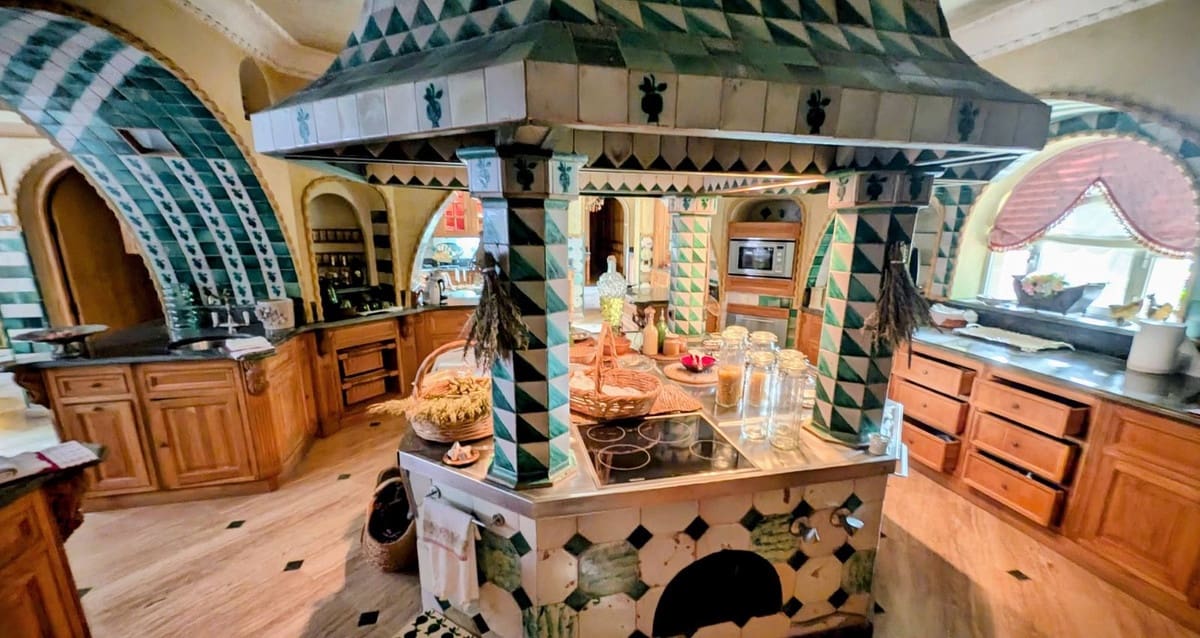 16 slaapkamer Commercieel te koop in San Roque met zwembad garage - € 20.000.000 (Ref: 8579566)