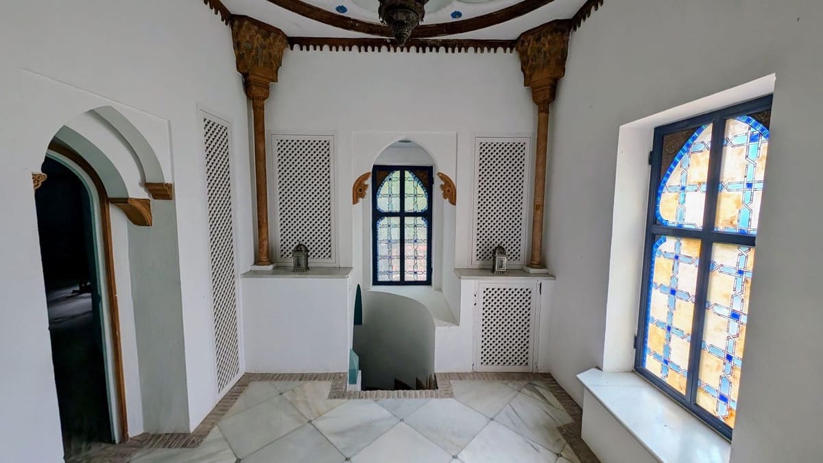 16 slaapkamer Commercieel te koop in San Roque met zwembad garage - € 20.000.000 (Ref: 8579566)