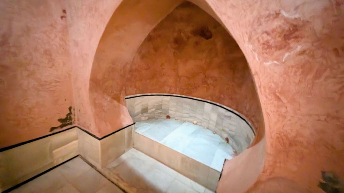 16 slaapkamer Commercieel te koop in San Roque met zwembad garage - € 20.000.000 (Ref: 8579566)