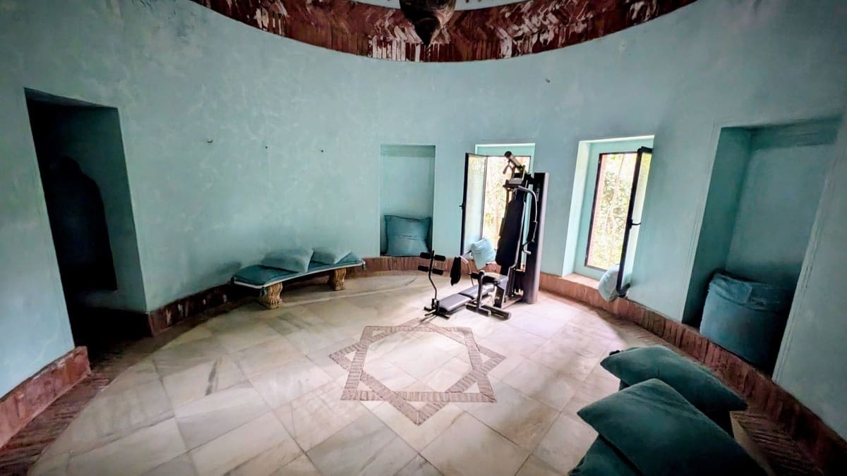 16 slaapkamer Commercieel te koop in San Roque met zwembad garage - € 20.000.000 (Ref: 8579566)