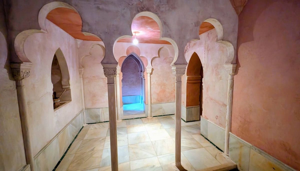 16 slaapkamer Commercieel te koop in San Roque met zwembad garage - € 20.000.000 (Ref: 8579566)