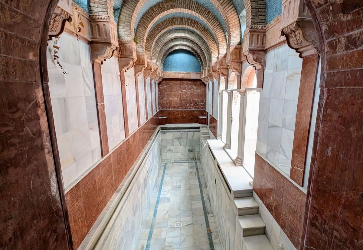 16 slaapkamer Commercieel te koop in San Roque met zwembad garage - € 20.000.000 (Ref: 8579566)