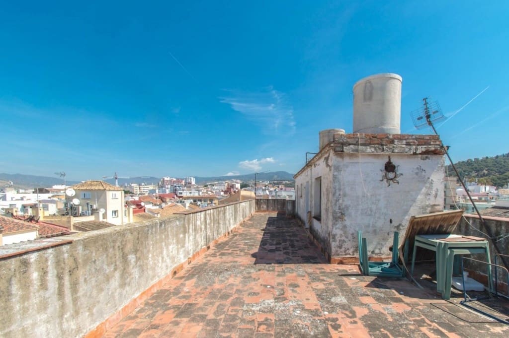 Kommersiell til salgs i Malaga by - € 3 800 000 (Ref: 8601404)