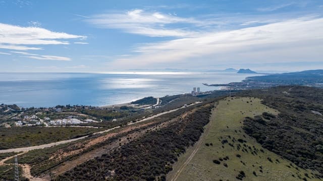 Grunde uden byggetilladelser til salg i Torreguadiaro, San Roque - € 3.500.000 (Ref: 8603425)