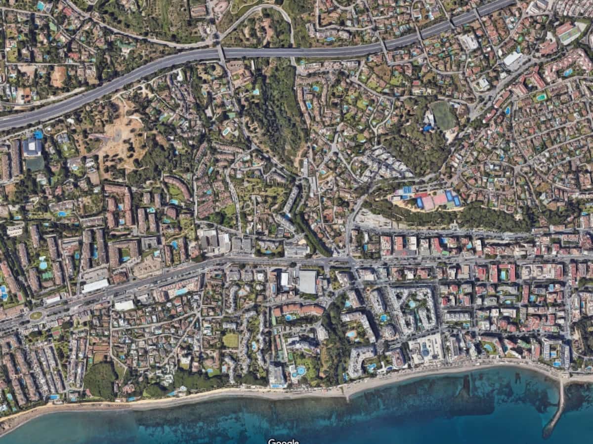 Ubebygd land til salgs i Marbella - € 8 500 000 (Ref: 8603429)