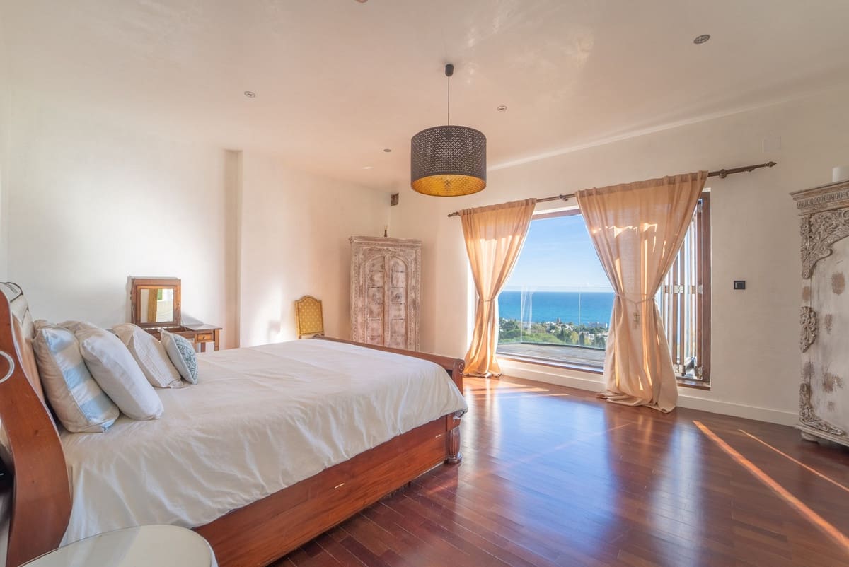 9 slaapkamer Villa te koop in Benalmadena met zwembad - € 4.995.000 (Ref: 8603457)