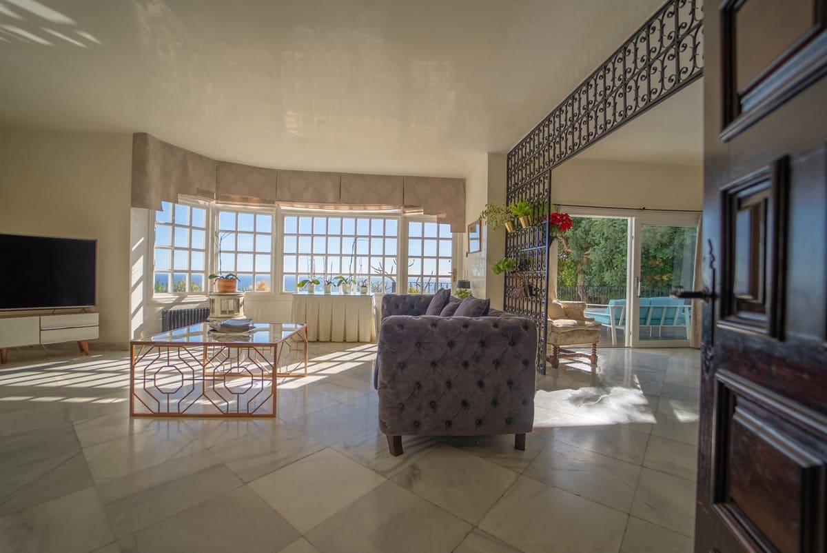 9 slaapkamer Villa te koop in Benalmadena met zwembad - € 4.995.000 (Ref: 8603457)