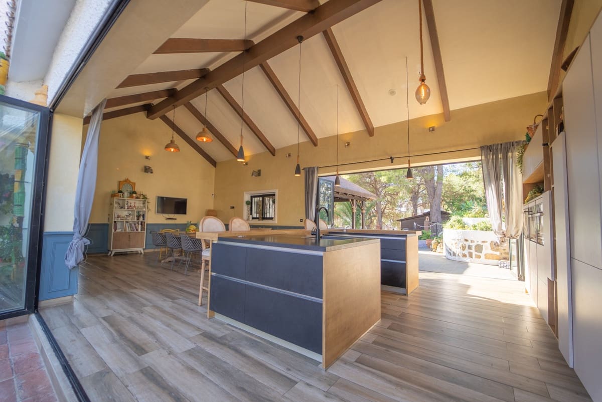 9 slaapkamer Villa te koop in Benalmadena met zwembad - € 4.995.000 (Ref: 8603457)