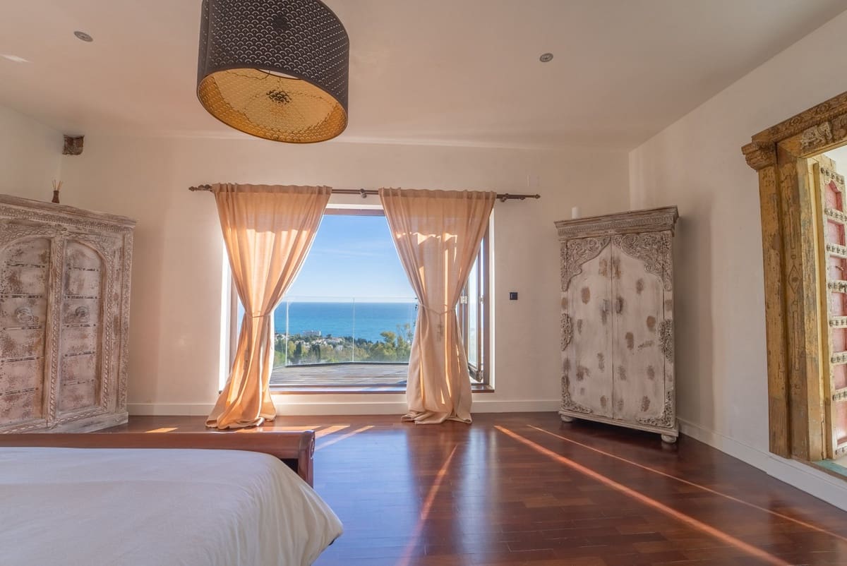 9 slaapkamer Villa te koop in Benalmadena met zwembad - € 4.995.000 (Ref: 8603457)