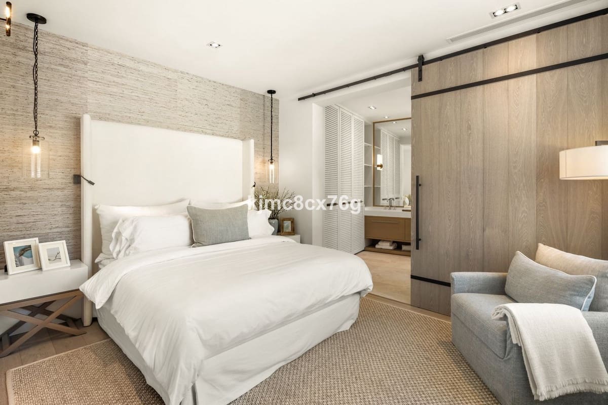 6 sypialnia Willa na sprzedaż w Nueva Andalucia - 15 450 000 € (Ref: 8603479)