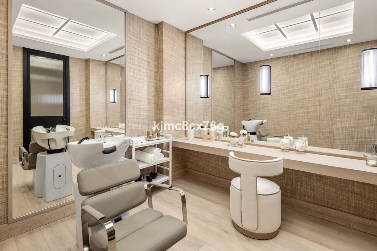 6 sypialnia Willa na sprzedaż w Nueva Andalucia - 15 450 000 € (Ref: 8603479)