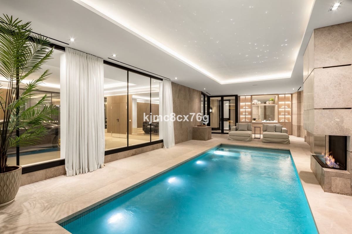 6 sypialnia Willa na sprzedaż w Nueva Andalucia - 15 450 000 € (Ref: 8603479)