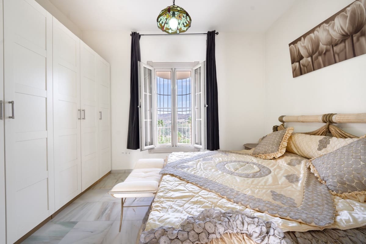 4 sypialnia Finka/Dom wiejski na sprzedaż w Pizarra z basenem - 3 150 000 € (Ref: 8634414)