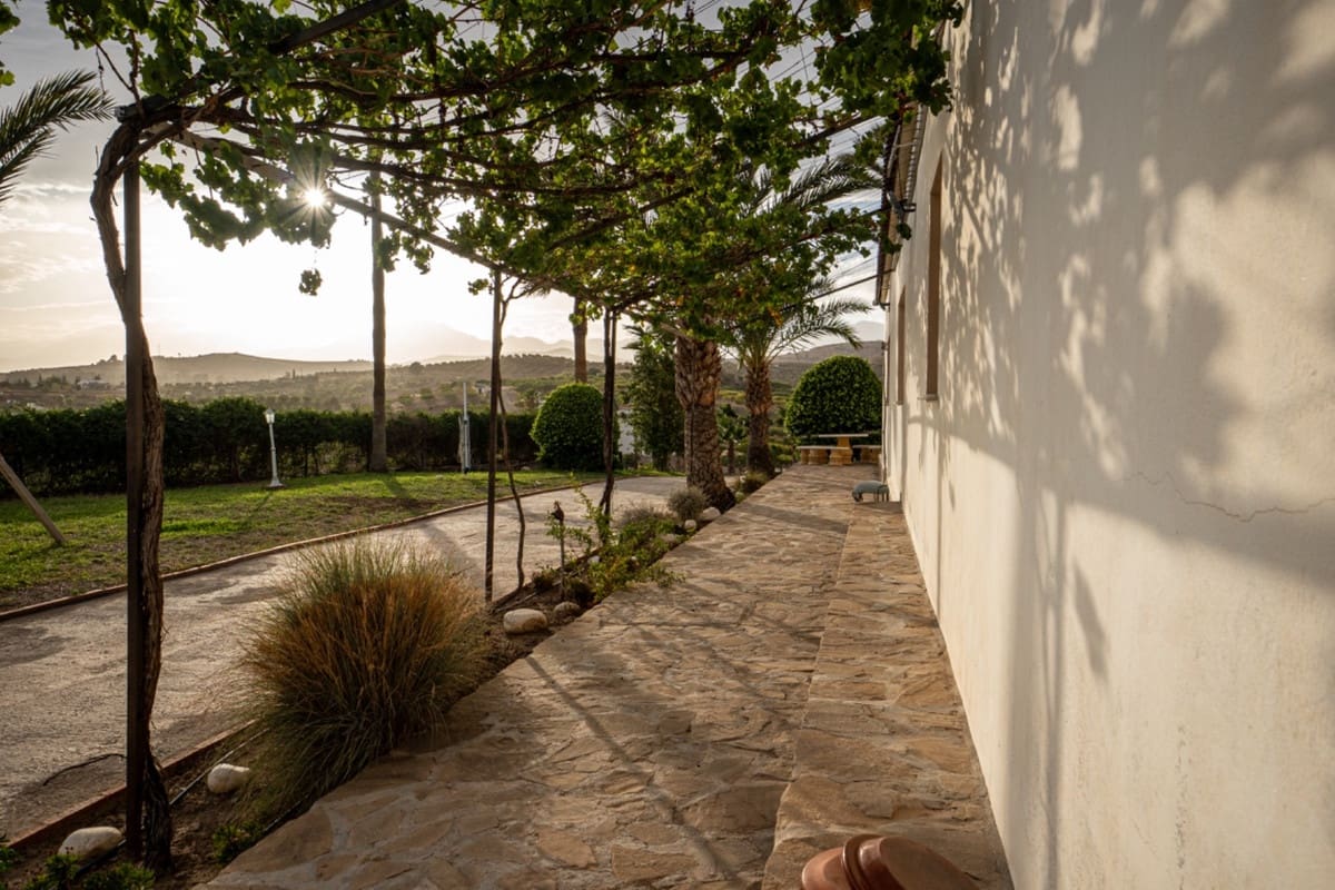 4 sypialnia Finka/Dom wiejski na sprzedaż w Pizarra z basenem - 3 150 000 € (Ref: 8634414)