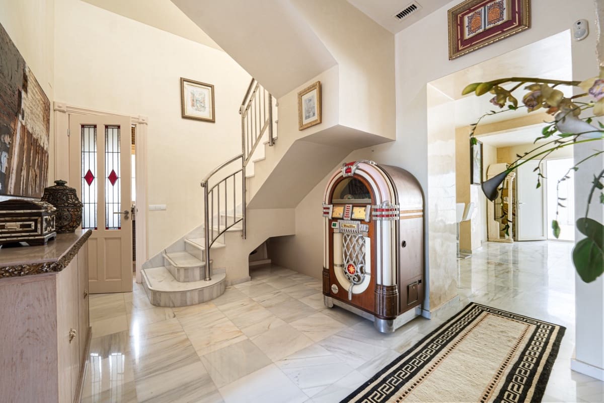 4 sypialnia Finka/Dom wiejski na sprzedaż w Pizarra z basenem - 3 150 000 € (Ref: 8634414)