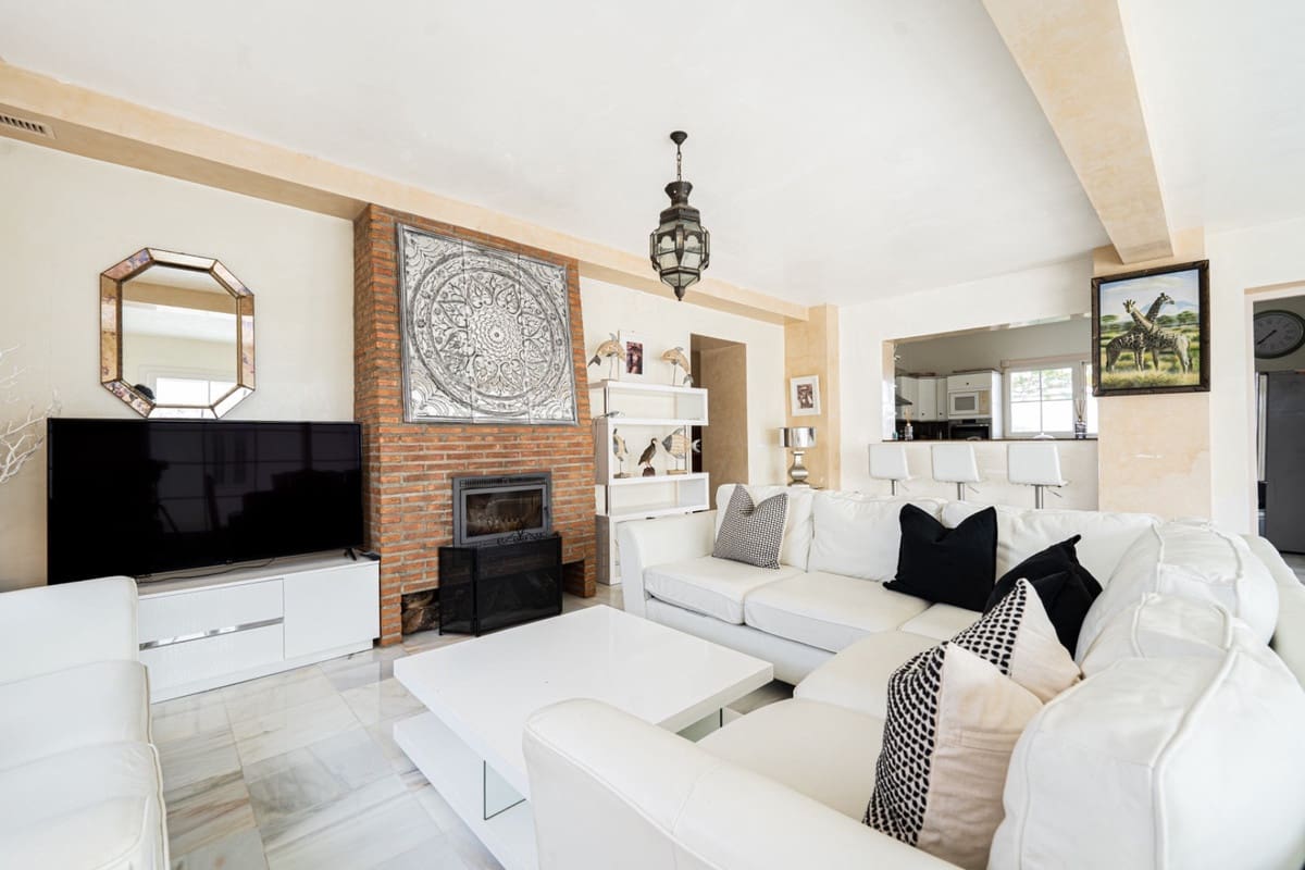 4 sypialnia Finka/Dom wiejski na sprzedaż w Pizarra z basenem - 3 150 000 € (Ref: 8634414)