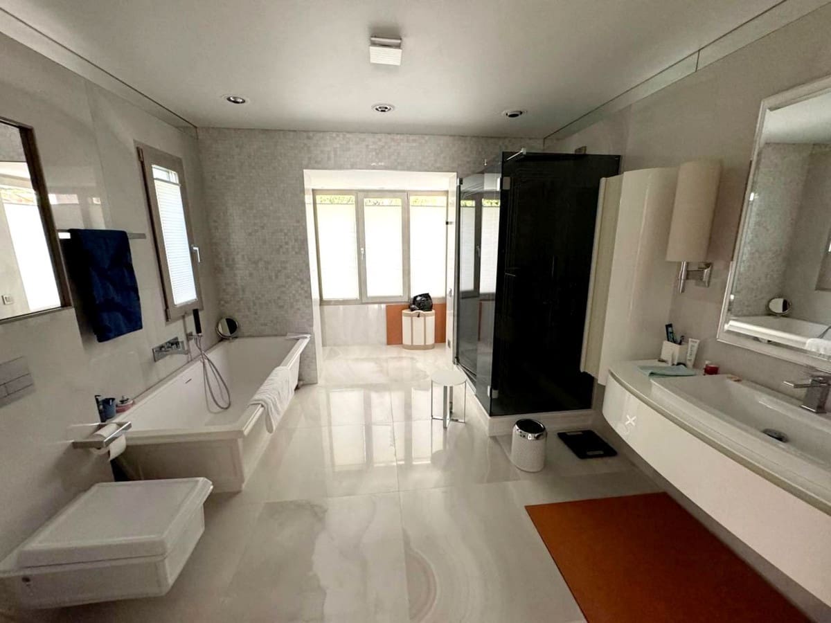 7 bedroom Villa for sale in Golden Mile with pool garage - € 11,000,000 (Ref: 8636347)