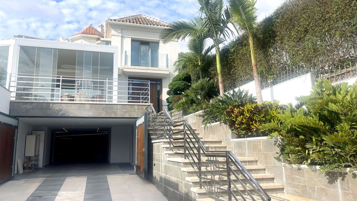 7 bedroom Villa for sale in Golden Mile with pool garage - € 11,000,000 (Ref: 8636347)