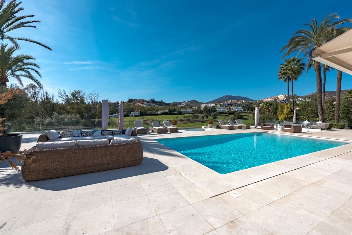 7 soverom Villa til salgs i Nueva Andalucia med svømmebasseng - € 6 990 000 (Ref: 8656249)