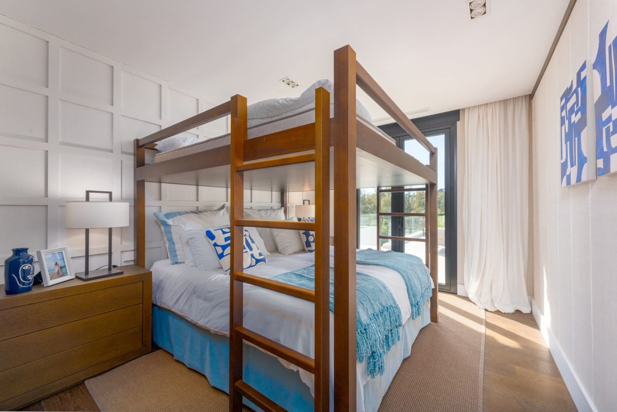 7 soverom Villa til salgs i Nueva Andalucia med svømmebasseng - € 6 990 000 (Ref: 8656249)