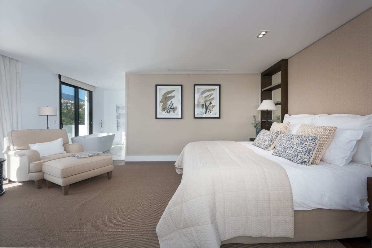 7 soverom Villa til salgs i Nueva Andalucia med svømmebasseng - € 6 990 000 (Ref: 8656249)