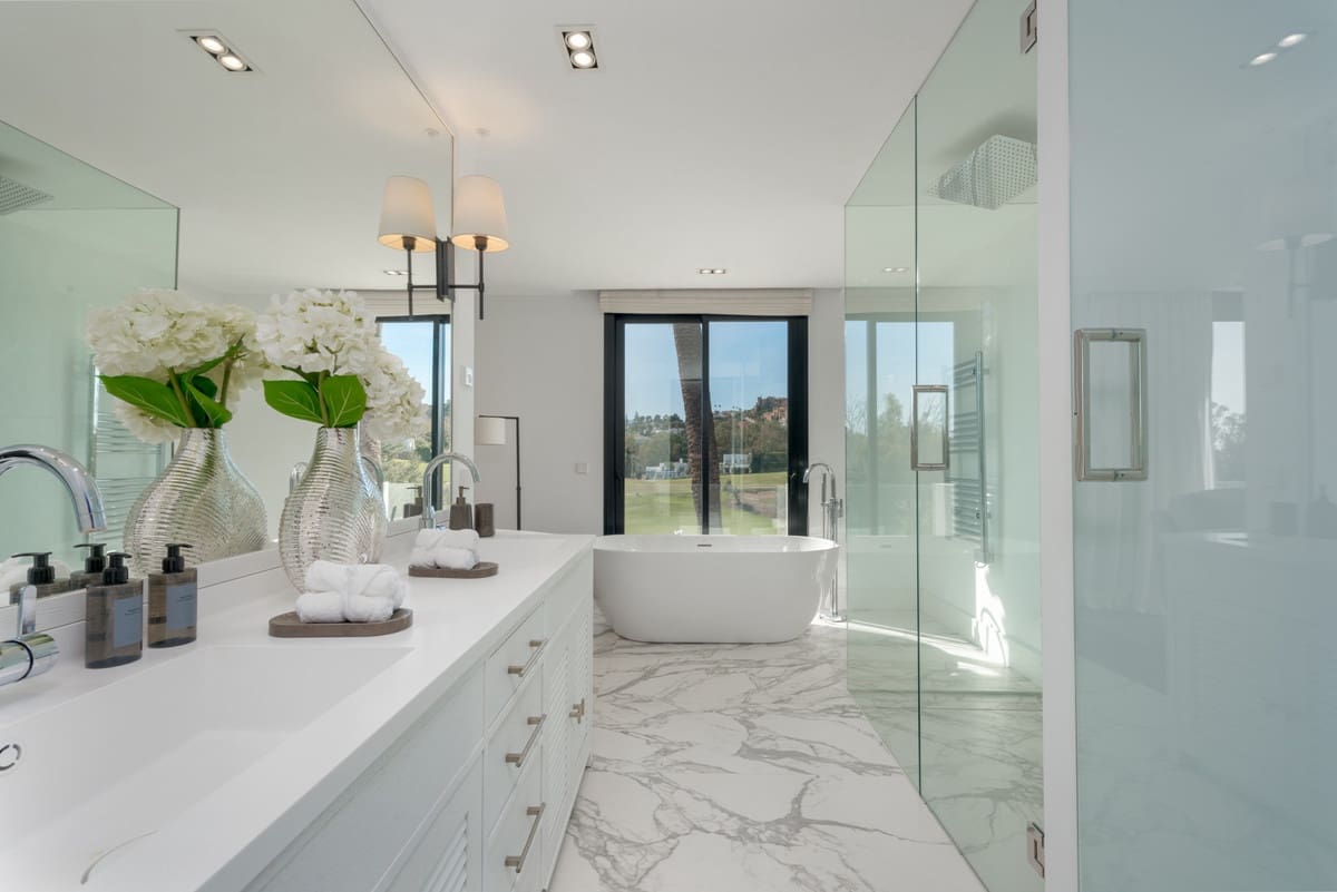 7 soverom Villa til salgs i Nueva Andalucia med svømmebasseng - € 6 990 000 (Ref: 8656249)