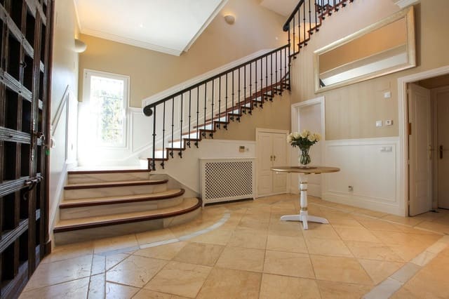 7 soverom Villa til salgs i San Enrique - Guadiaro -  Pueblo Nuevo, San Roque med svømmebasseng garasje - € 1 700 000 (Ref: 8684716)