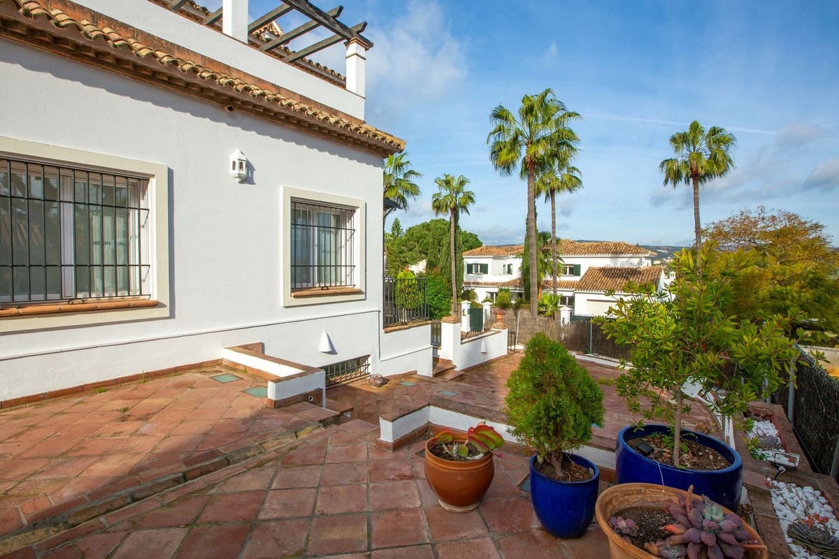 7 bedroom Villa for sale in Sotogrande with pool garage - € 1,700,000 (Ref: 8684716)