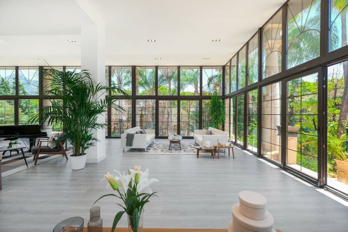 10 makuuhuone Huvila myytävänä paikassa Nueva Andalucia mukana uima-altaan 
autotalli - 15 000 000 € (Ref: 8684735)