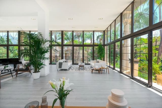 10 makuuhuone Huvila myytävänä paikassa Las Brisas, Marbella mukana uima-altaan 
autotalli - 15 000 000 € (Ref: 8684735)