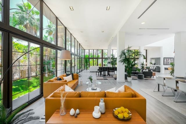 10 makuuhuone Huvila myytävänä paikassa Las Brisas, Marbella mukana uima-altaan 
autotalli - 15 000 000 € (Ref: 8684735)