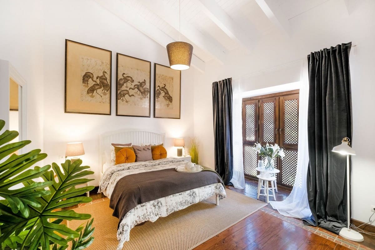 10 makuuhuone Huvila myytävänä paikassa Nueva Andalucia mukana uima-altaan 
autotalli - 15 000 000 € (Ref: 8684735)