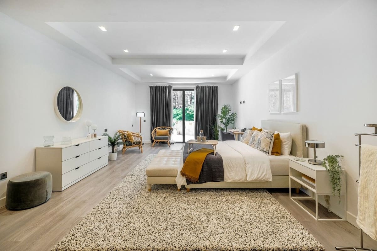 10 makuuhuone Huvila myytävänä paikassa Nueva Andalucia mukana uima-altaan 
autotalli - 15 000 000 € (Ref: 8684735)