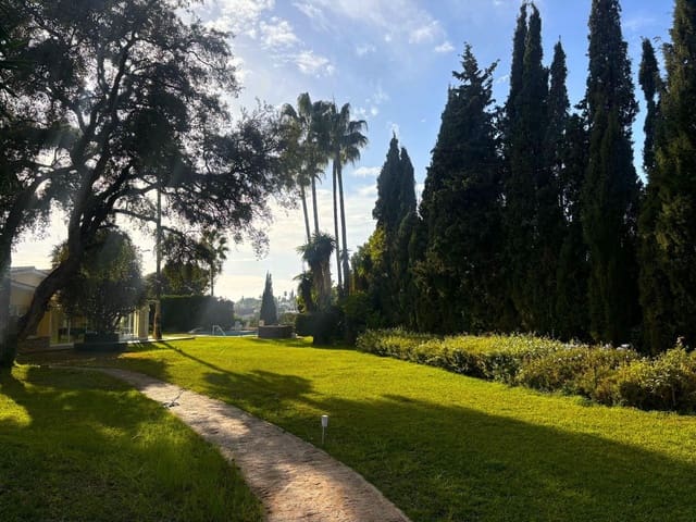 6 sypialnia Willa na sprzedaż w Elviria, Marbella z basenem garażem - 3 000 000 € (Ref: 8684740)