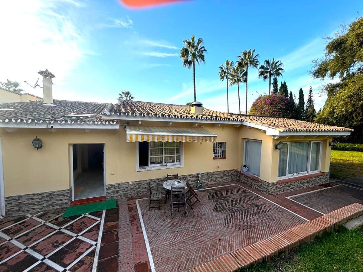 6 sypialnia Willa na sprzedaż w Elviria z basenem garażem - 3 000 000 € (Ref: 8684740)