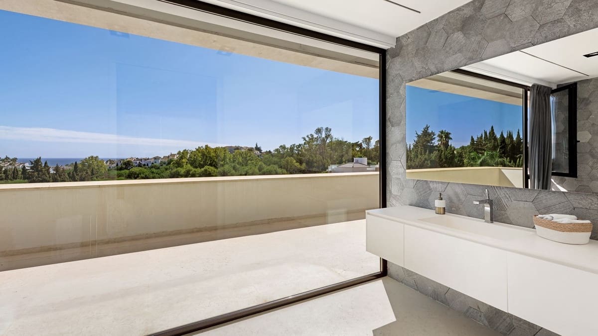 5 makuuhuone Huvila myytävänä paikassa Golden Mile mukana uima-altaan - 8 500 000 € (Ref: 8684752)