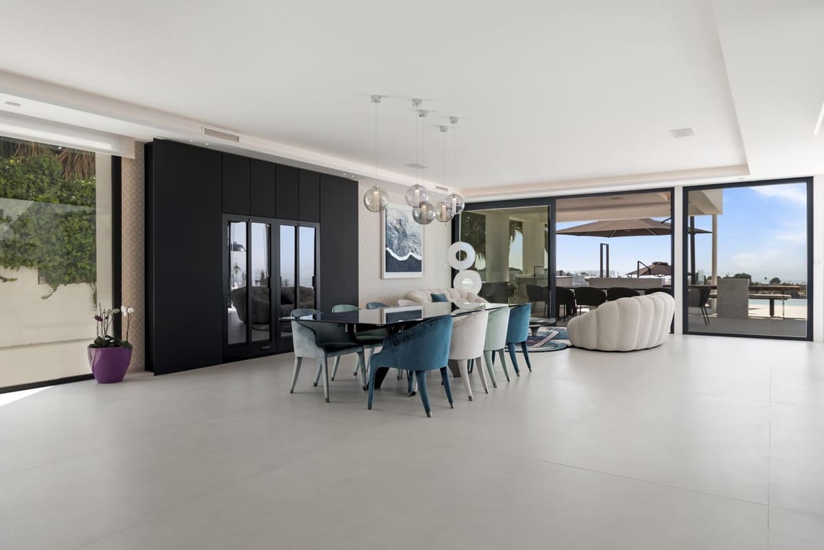 6 soveværelse Villa til salg i El Paraiso med swimmingpool garage - € 6.500.000 (Ref: 8684755)