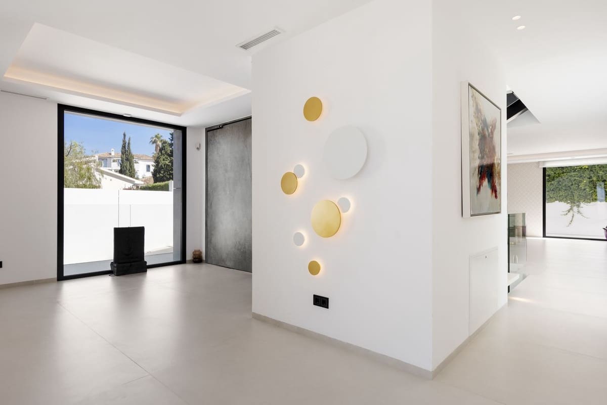 6 soveværelse Villa til salg i El Paraiso med swimmingpool garage - € 6.500.000 (Ref: 8684755)