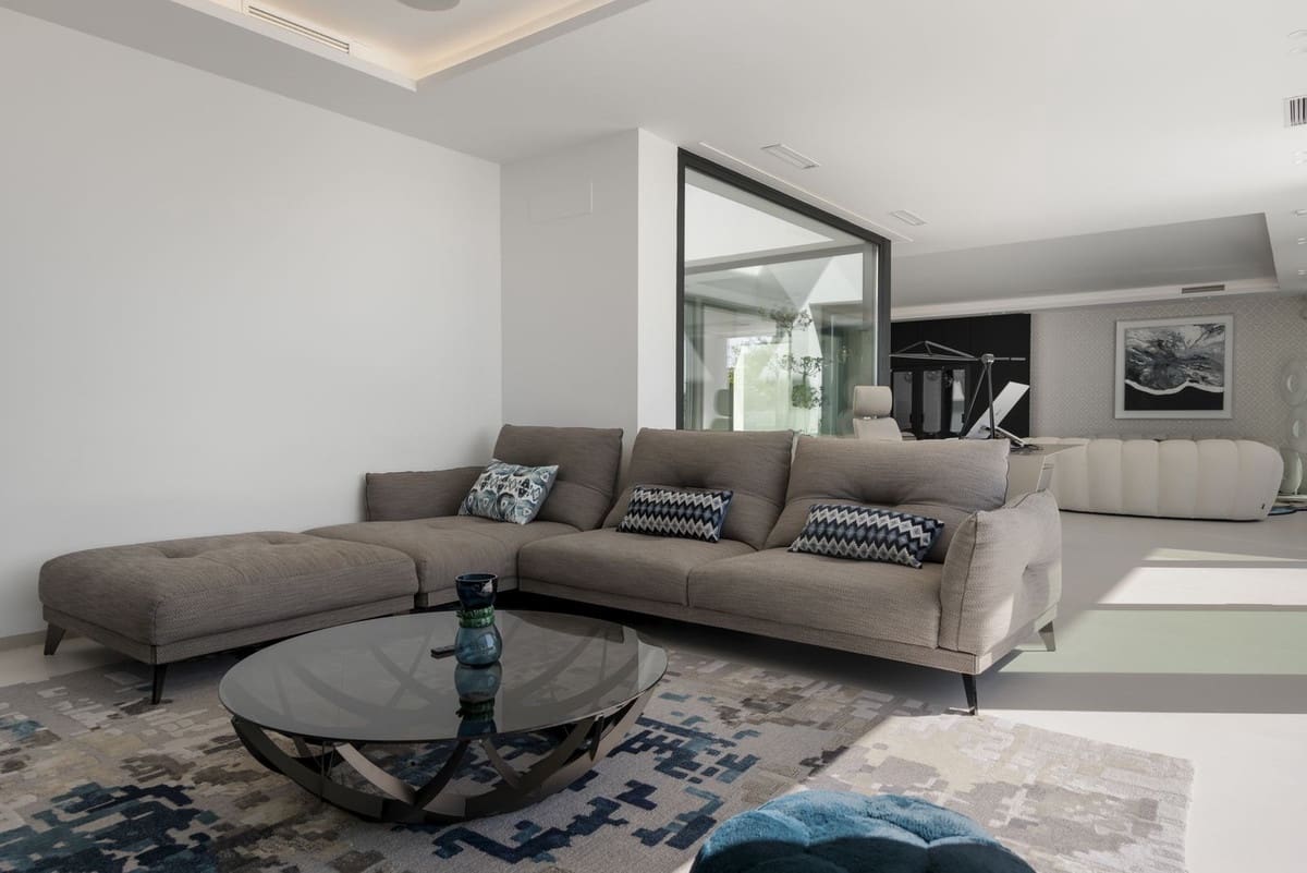 6 soveværelse Villa til salg i El Paraiso med swimmingpool garage - € 6.500.000 (Ref: 8684755)