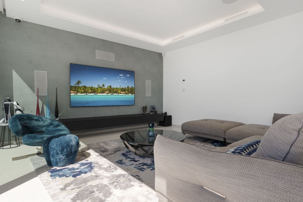 6 soveværelse Villa til salg i El Paraiso med swimmingpool garage - € 6.500.000 (Ref: 8684755)