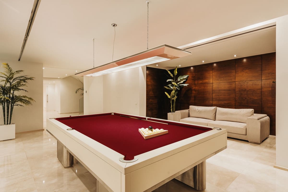 7 soverom Villa til salgs i Golden Mile med svømmebasseng - € 14 600 000 (Ref: 8684766)