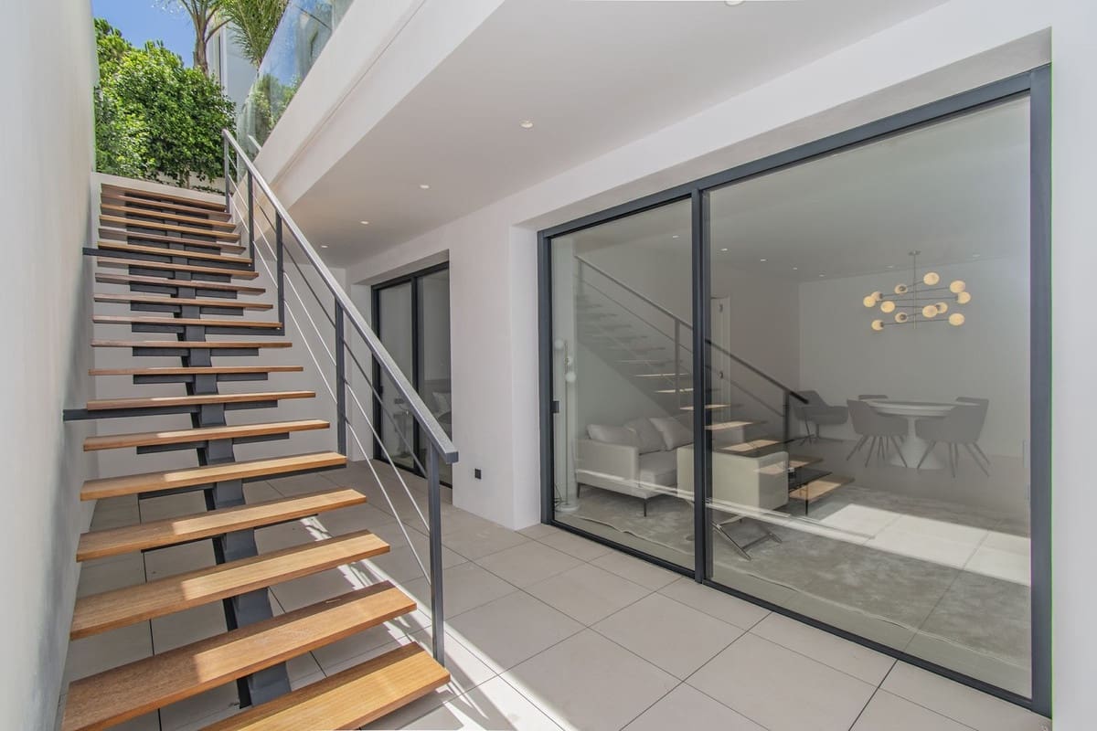 4 soverom Villa til salgs i Golden Mile med svømmebasseng garasje - € 3 750 000 (Ref: 8684781)