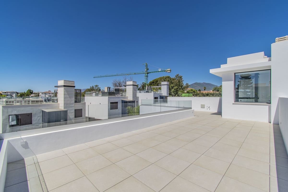 4 soverom Villa til salgs i Golden Mile med svømmebasseng garasje - € 3 750 000 (Ref: 8684781)