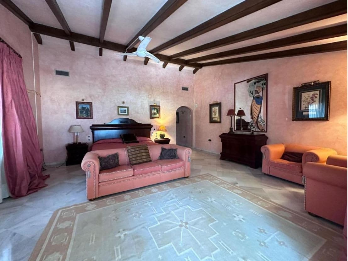 9 slaapkamer Villa te koop in Cabopino met zwembad - € 3.800.000 (Ref: 8684787)