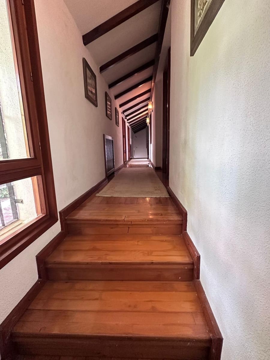 9 slaapkamer Villa te koop in Cabopino met zwembad - € 3.800.000 (Ref: 8684787)