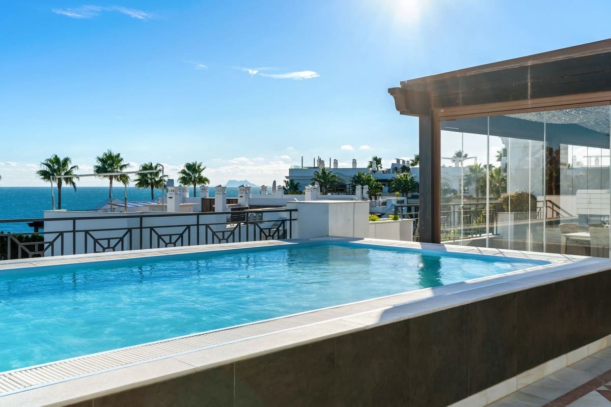3 quarto Penthouse para venda em Estepona com piscina - 3 400 000 € (Ref: 8684807)