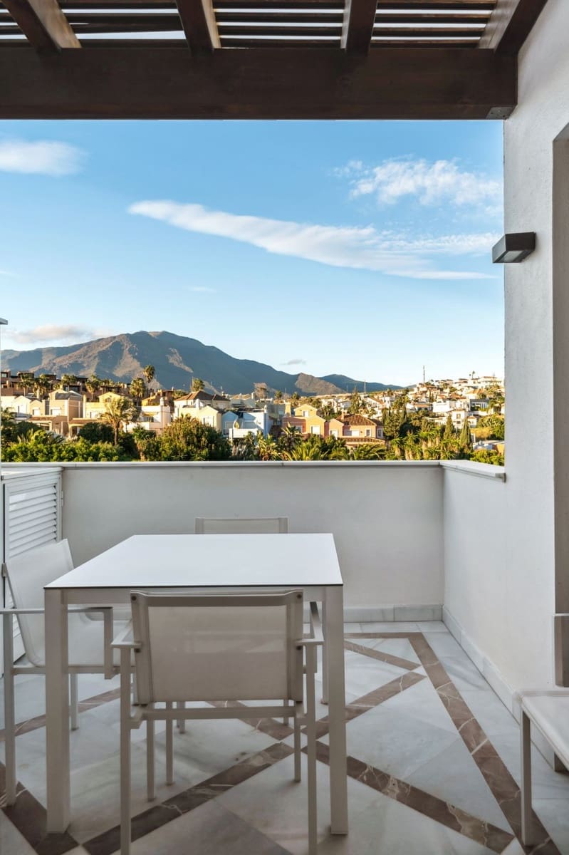 3 quarto Penthouse para venda em Estepona com piscina - 3 400 000 € (Ref: 8684807)